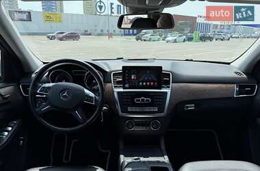 Внедорожник / Кроссовер Mercedes-Benz M-Class 2013 в 
