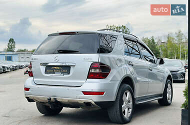 Внедорожник / Кроссовер Mercedes-Benz M-Class 2010 в 