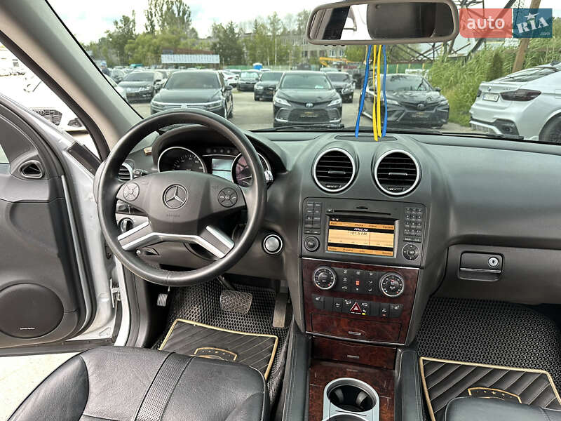 Внедорожник / Кроссовер Mercedes-Benz M-Class 2010 в Харькове