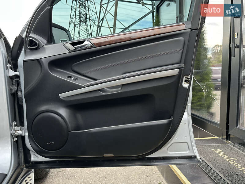 Внедорожник / Кроссовер Mercedes-Benz M-Class 2010 в Харькове