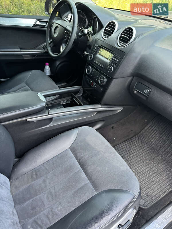 Внедорожник / Кроссовер Mercedes-Benz M-Class 2006 в Черновцах