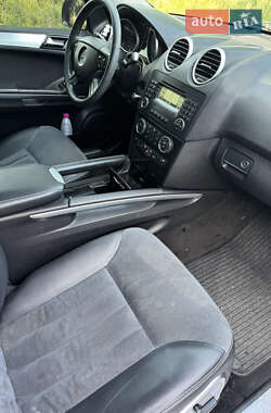 Внедорожник / Кроссовер Mercedes-Benz M-Class 2006 в 