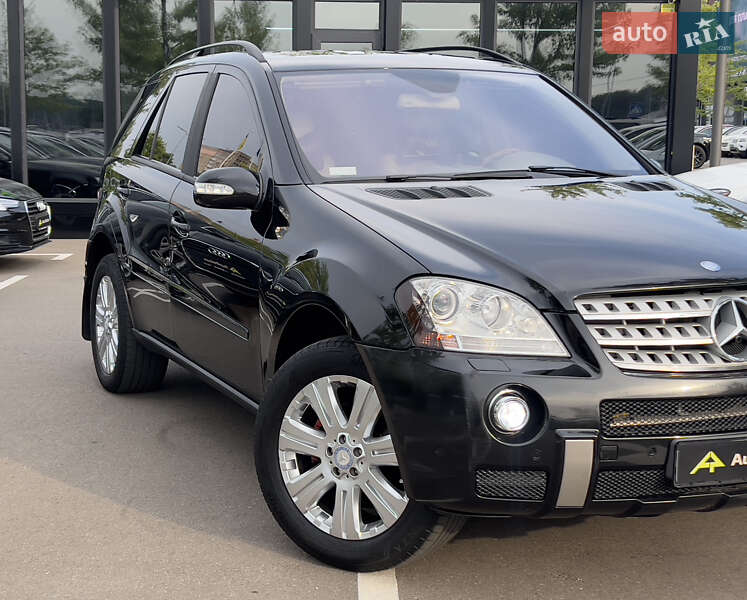 Внедорожник / Кроссовер Mercedes-Benz M-Class 2006 в Киеве