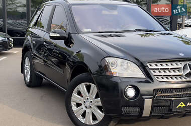 Внедорожник / Кроссовер Mercedes-Benz M-Class 2006 в 