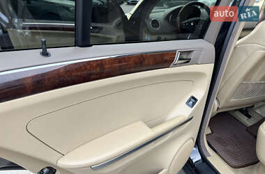 Внедорожник / Кроссовер Mercedes-Benz M-Class 2006 в 