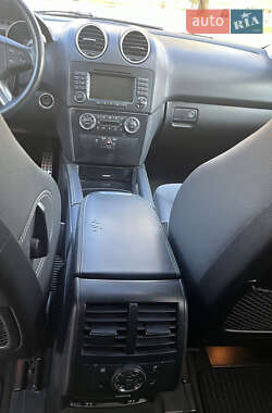 Внедорожник / Кроссовер Mercedes-Benz M-Class 2005 в 