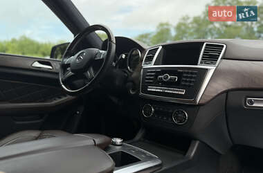 Внедорожник / Кроссовер Mercedes-Benz M-Class 2013 в 
