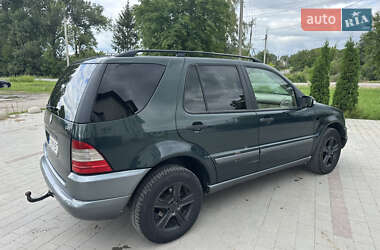 Внедорожник / Кроссовер Mercedes-Benz M-Class 2001 в 
