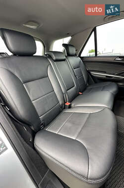 Внедорожник / Кроссовер Mercedes-Benz M-Class 2010 в 