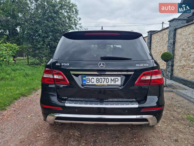 Позашляховик / Кросовер Mercedes-Benz M-Class 2012 в Нововолинську