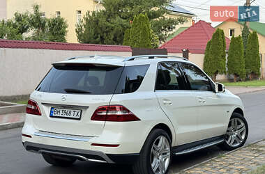Внедорожник / Кроссовер Mercedes-Benz M-Class 2011 в 