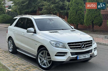 Внедорожник / Кроссовер Mercedes-Benz M-Class 2011 в 