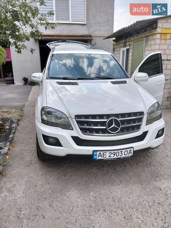 Внедорожник / Кроссовер Mercedes-Benz M-Class 2009 в Верховец