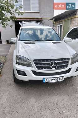Внедорожник / Кроссовер Mercedes-Benz M-Class 2009 в 