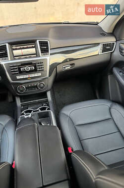 Внедорожник / Кроссовер Mercedes-Benz M-Class 2015 в 
