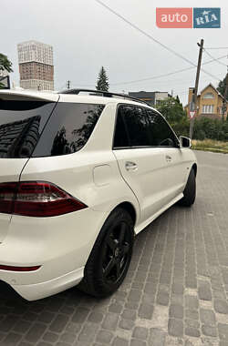 Внедорожник / Кроссовер Mercedes-Benz M-Class 2012 в 