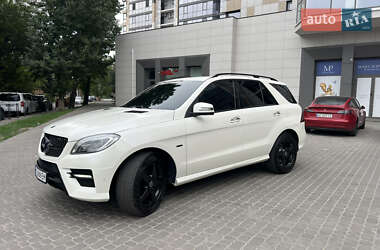 Внедорожник / Кроссовер Mercedes-Benz M-Class 2012 в 