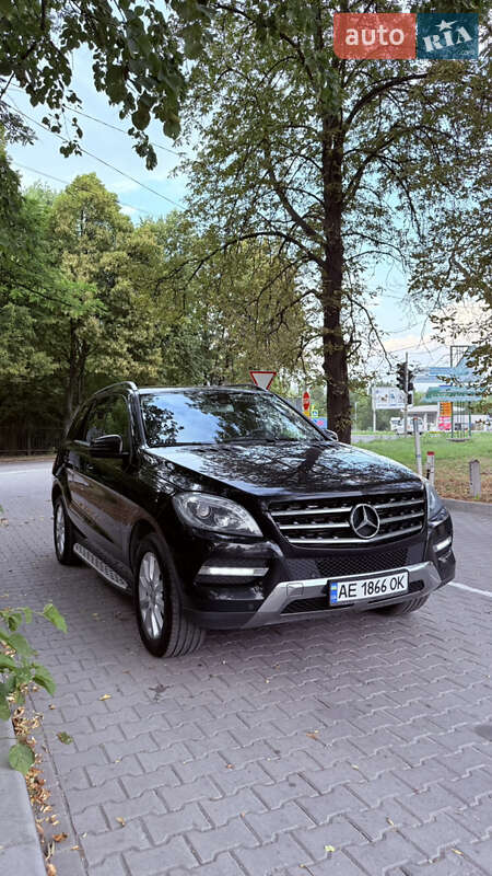 Внедорожник / Кроссовер Mercedes-Benz M-Class 2015 в 