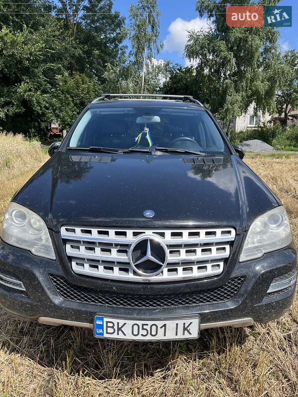 Внедорожник / Кроссовер Mercedes-Benz M-Class 2008 в Ровно