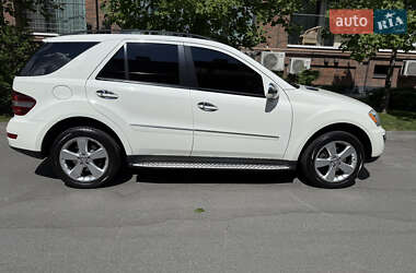 Внедорожник / Кроссовер Mercedes-Benz M-Class 2008 в 