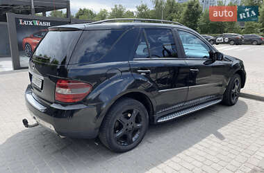 Внедорожник / Кроссовер Mercedes-Benz M-Class 2006 в 