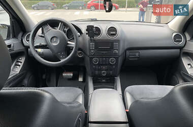 Внедорожник / Кроссовер Mercedes-Benz M-Class 2006 в 