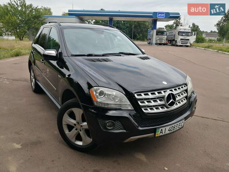 Позашляховик / Кросовер Mercedes-Benz M-Class 2010 в Шостці