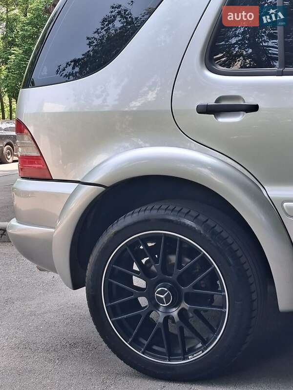 Mercedes-Benz M-Class 1999