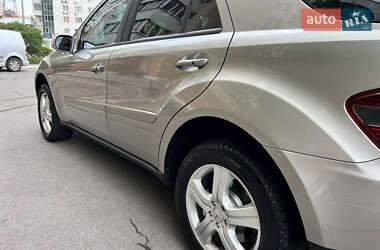 Внедорожник / Кроссовер Mercedes-Benz M-Class 2006 в 