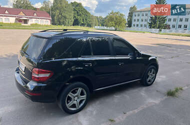 Внедорожник / Кроссовер Mercedes-Benz M-Class 2009 в 