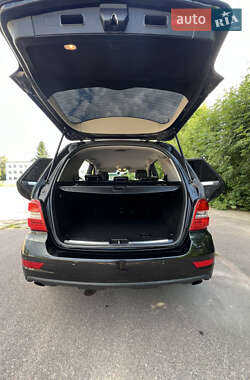 Внедорожник / Кроссовер Mercedes-Benz M-Class 2009 в 