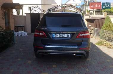 Внедорожник / Кроссовер Mercedes-Benz M-Class 2012 в 