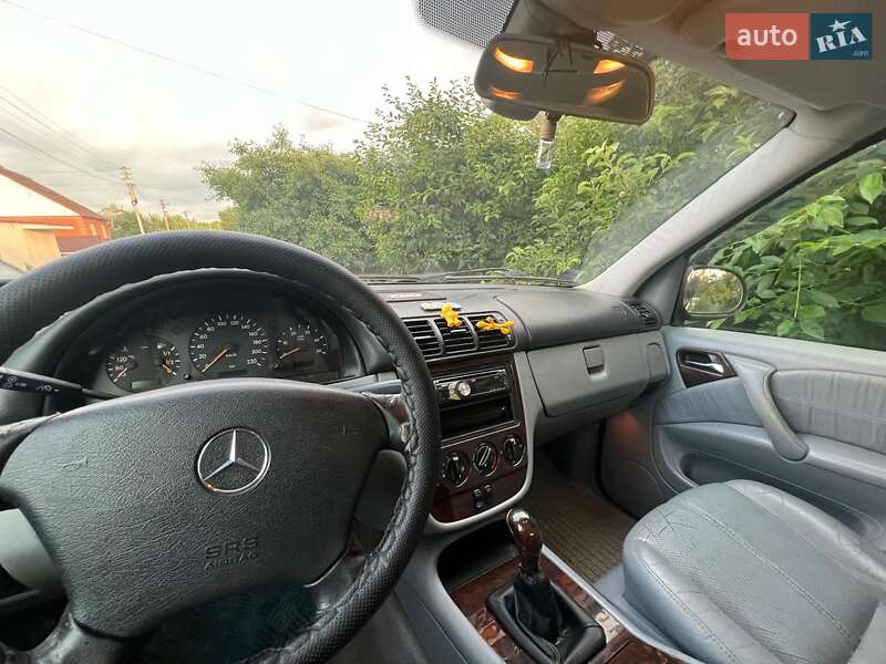 Внедорожник / Кроссовер Mercedes-Benz M-Class 2001 в Ахтырке