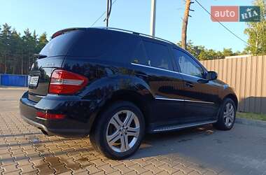 Внедорожник / Кроссовер Mercedes-Benz M-Class 2009 в 