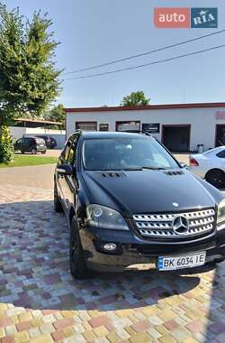 Внедорожник / Кроссовер Mercedes-Benz M-Class 2006 в 
