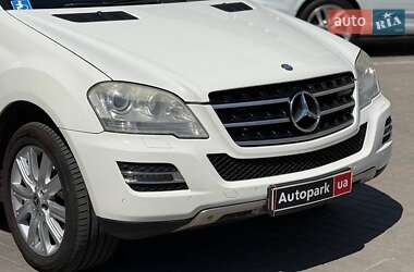 Внедорожник / Кроссовер Mercedes-Benz M-Class 2010 в 