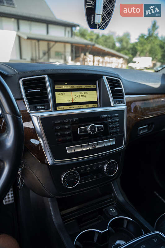 Внедорожник / Кроссовер Mercedes-Benz M-Class 2011 в Болехове