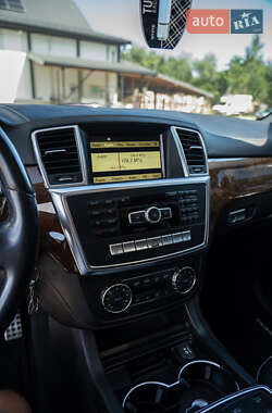 Внедорожник / Кроссовер Mercedes-Benz M-Class 2011 в 