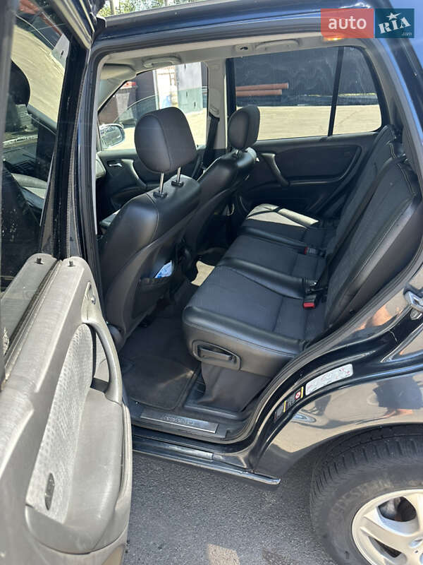 Внедорожник / Кроссовер Mercedes-Benz M-Class 2005 в Киеве