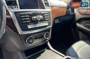 Внедорожник / Кроссовер Mercedes-Benz M-Class 2011 в 
