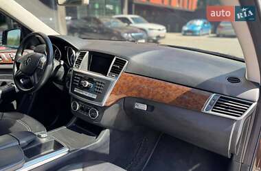 Внедорожник / Кроссовер Mercedes-Benz M-Class 2011 в 