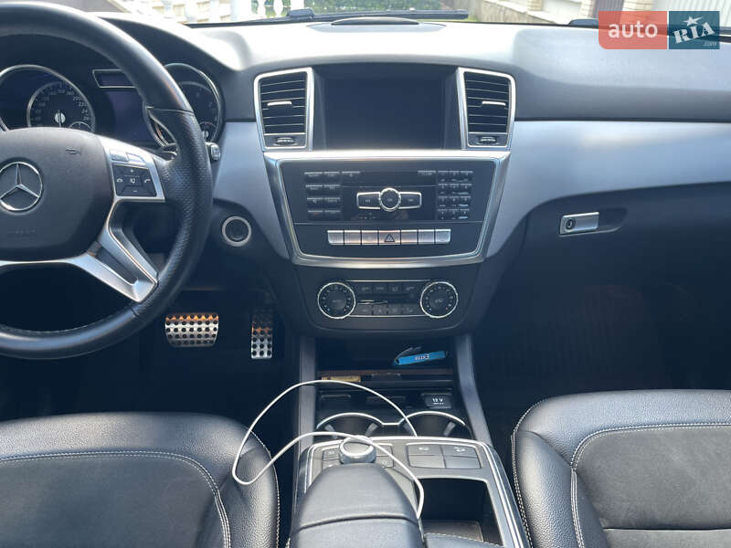 Внедорожник / Кроссовер Mercedes-Benz M-Class 2013 в Киеве