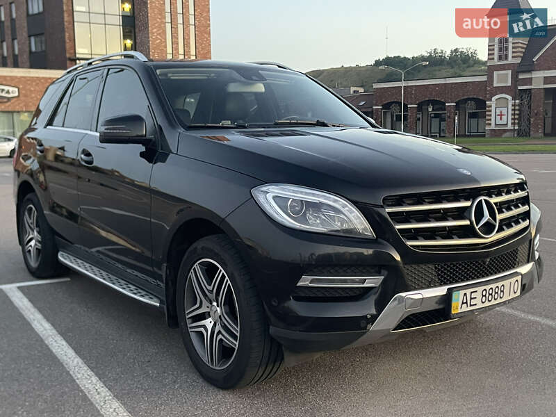 Внедорожник / Кроссовер Mercedes-Benz M-Class 2013 в Киеве
