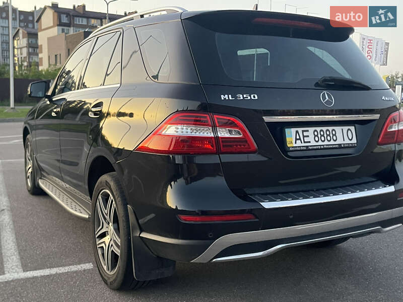 Внедорожник / Кроссовер Mercedes-Benz M-Class 2013 в Киеве