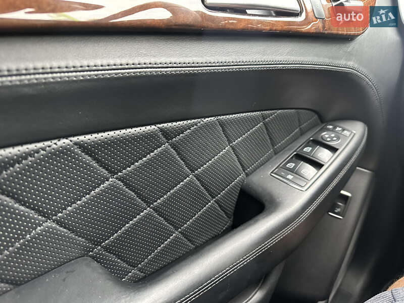 Внедорожник / Кроссовер Mercedes-Benz M-Class 2012 в Днепре