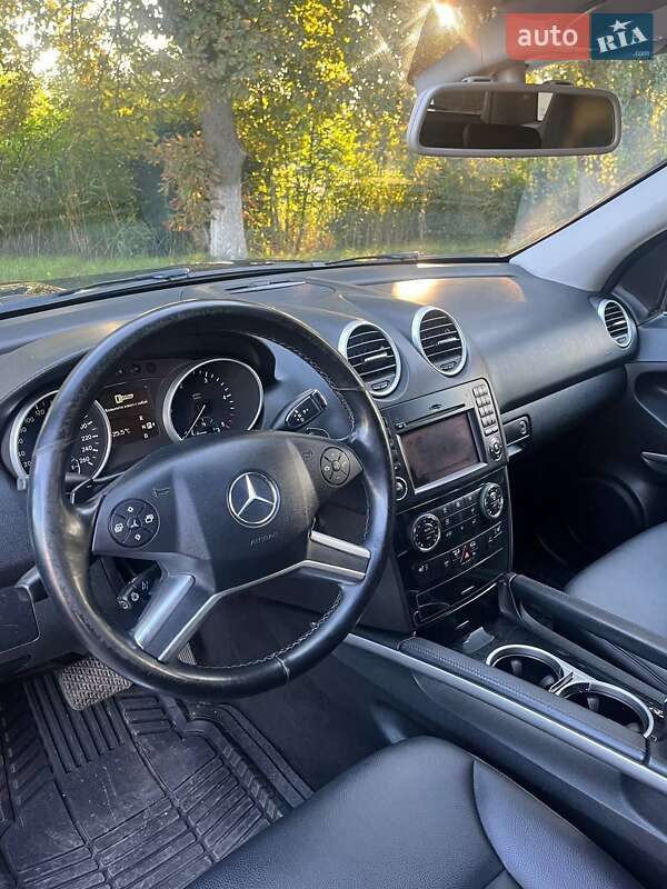 Позашляховик / Кросовер Mercedes-Benz M-Class 2011 в Бурштині