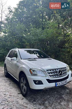 Внедорожник / Кроссовер Mercedes-Benz M-Class 2011 в 