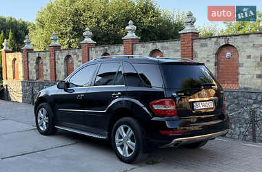 Внедорожник / Кроссовер Mercedes-Benz M-Class 2010 в 