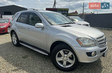 Внедорожник / Кроссовер Mercedes-Benz M-Class 2005 в 