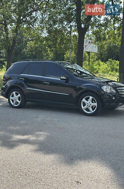 Позашляховик / Кросовер Mercedes-Benz M-Class 2006 в Чернівцях